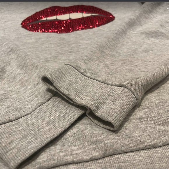 Women’s top, size S, with sparkling lips design, grey color, pullover top - Picture 3 of 4